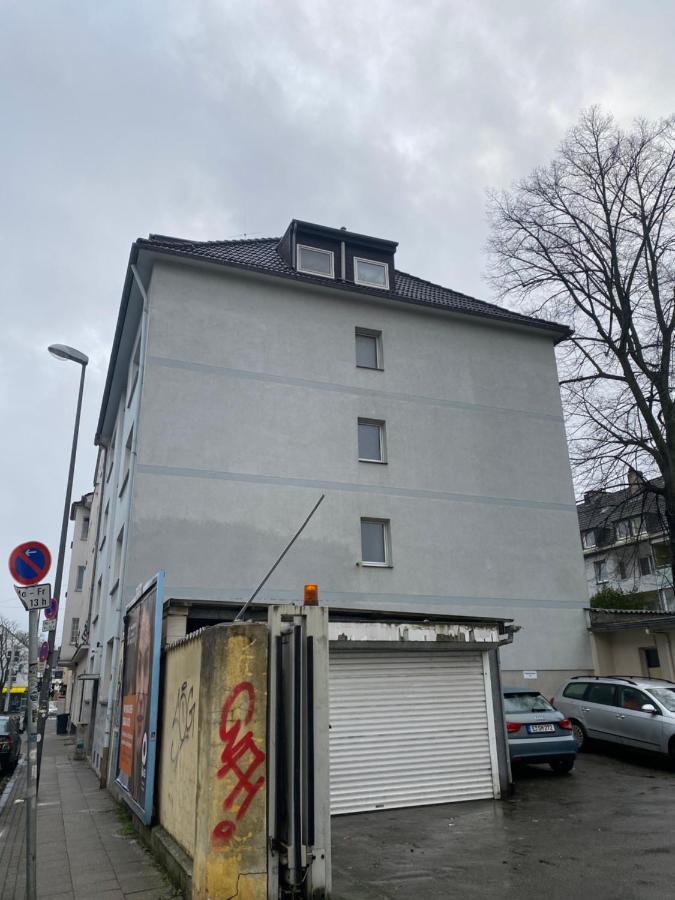 Riesen Bett, Strassenbahn Vor Der Tuer, Beste Lage, Nah Zur Messe, Keine Rechnungen エッセン エクステリア 写真